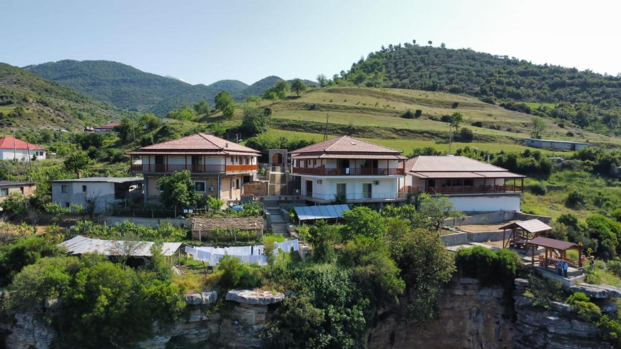 Guest House Bracaj Corovode ภายนอก รูปภาพ