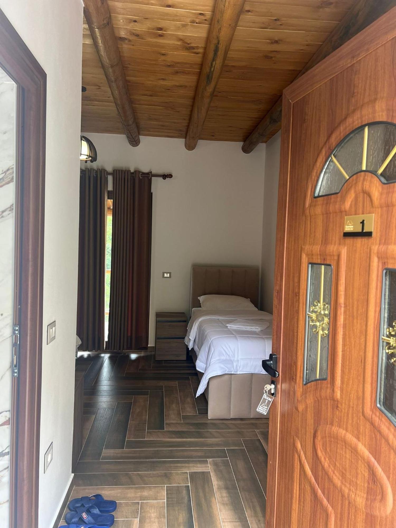 Guest House Bracaj Corovode ภายนอก รูปภาพ