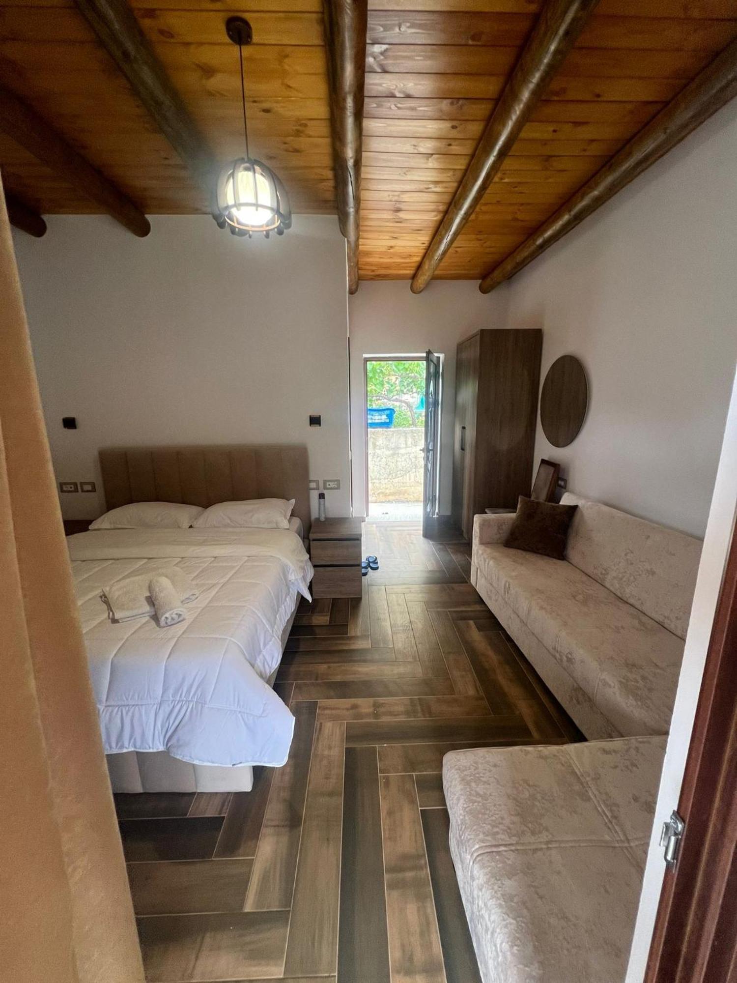Guest House Bracaj Corovode ภายนอก รูปภาพ