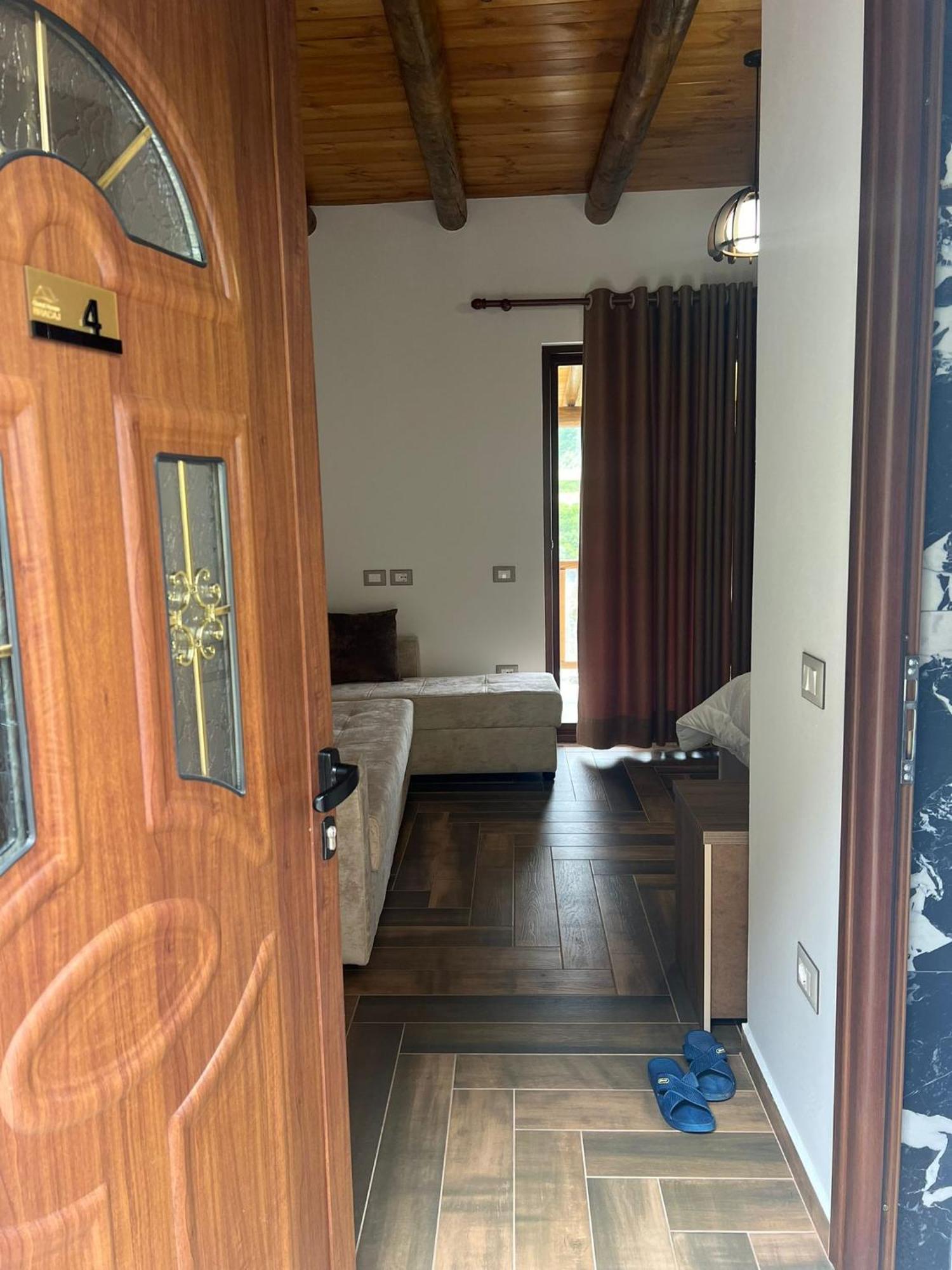 Guest House Bracaj Corovode ภายนอก รูปภาพ