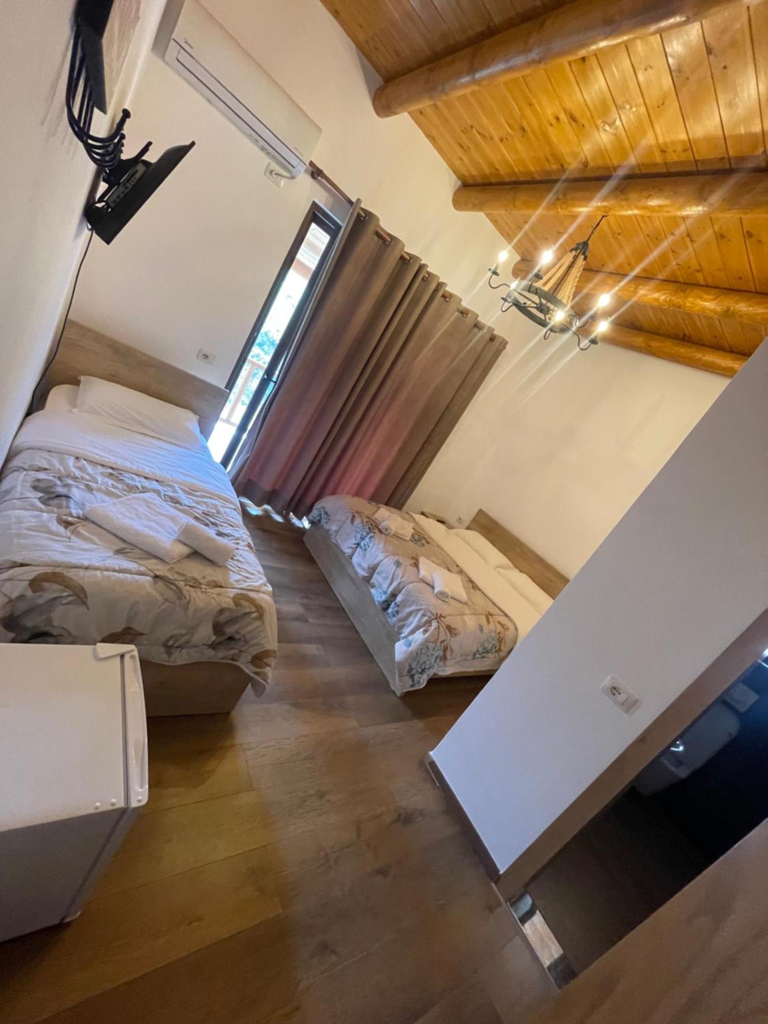 Guest House Bracaj Corovode ภายนอก รูปภาพ