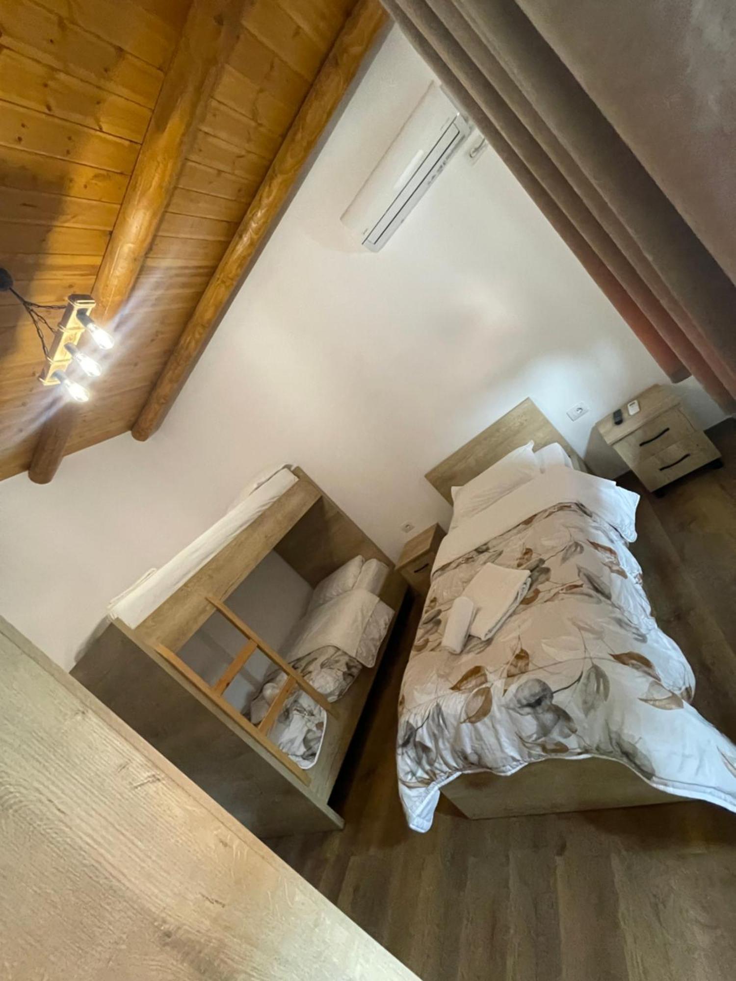 Guest House Bracaj Corovode ภายนอก รูปภาพ