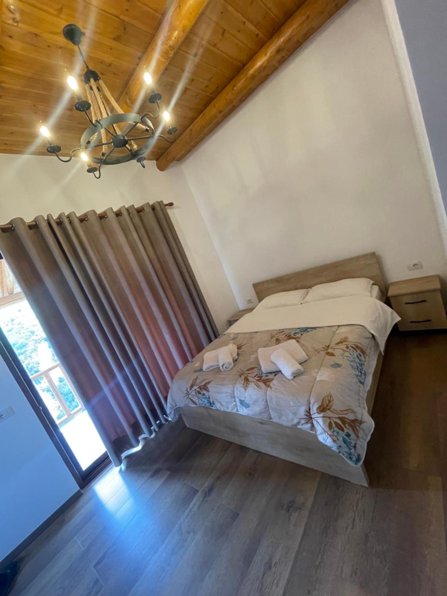 Guest House Bracaj Corovode ภายนอก รูปภาพ