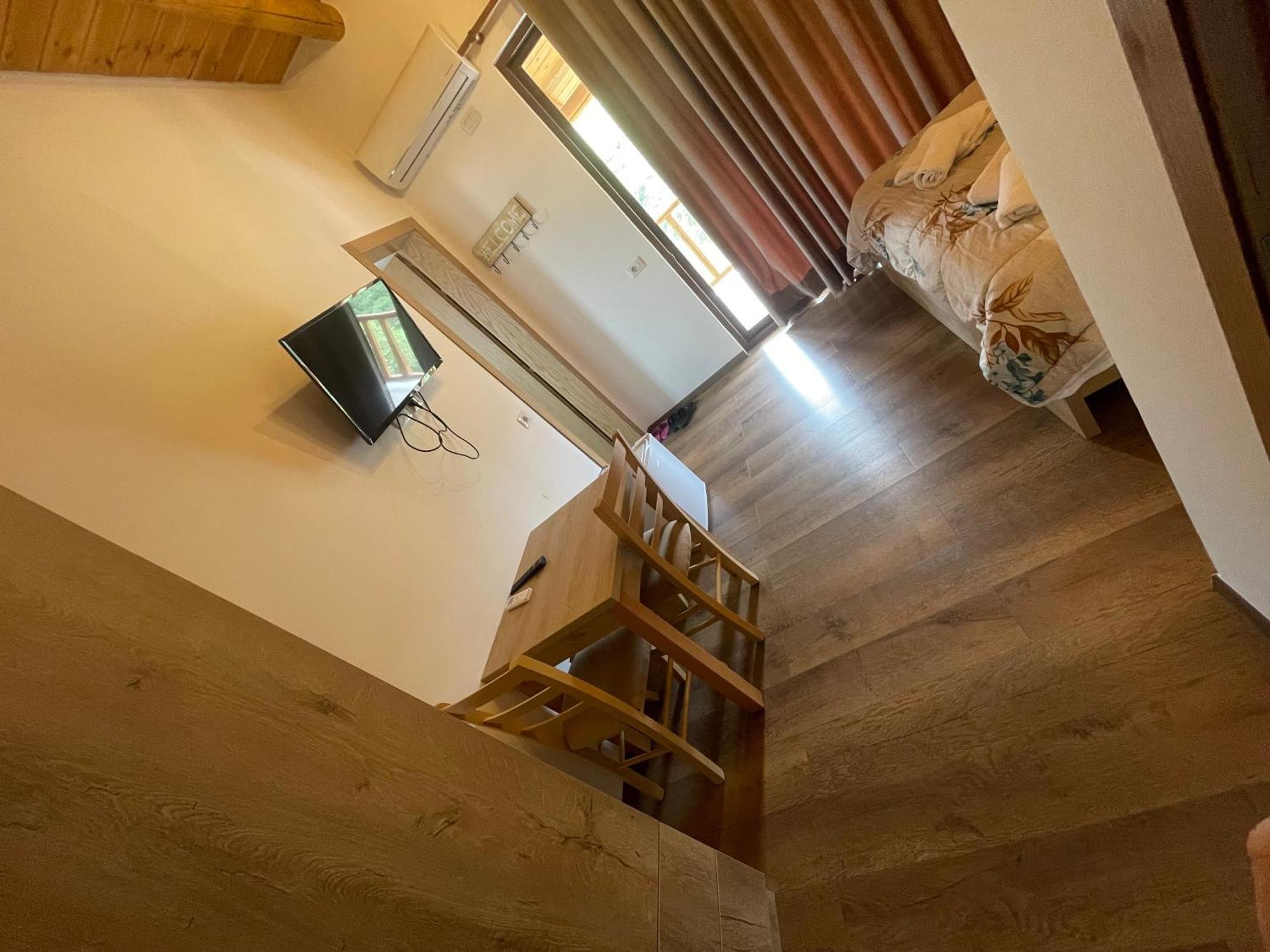 Guest House Bracaj Corovode ภายนอก รูปภาพ
