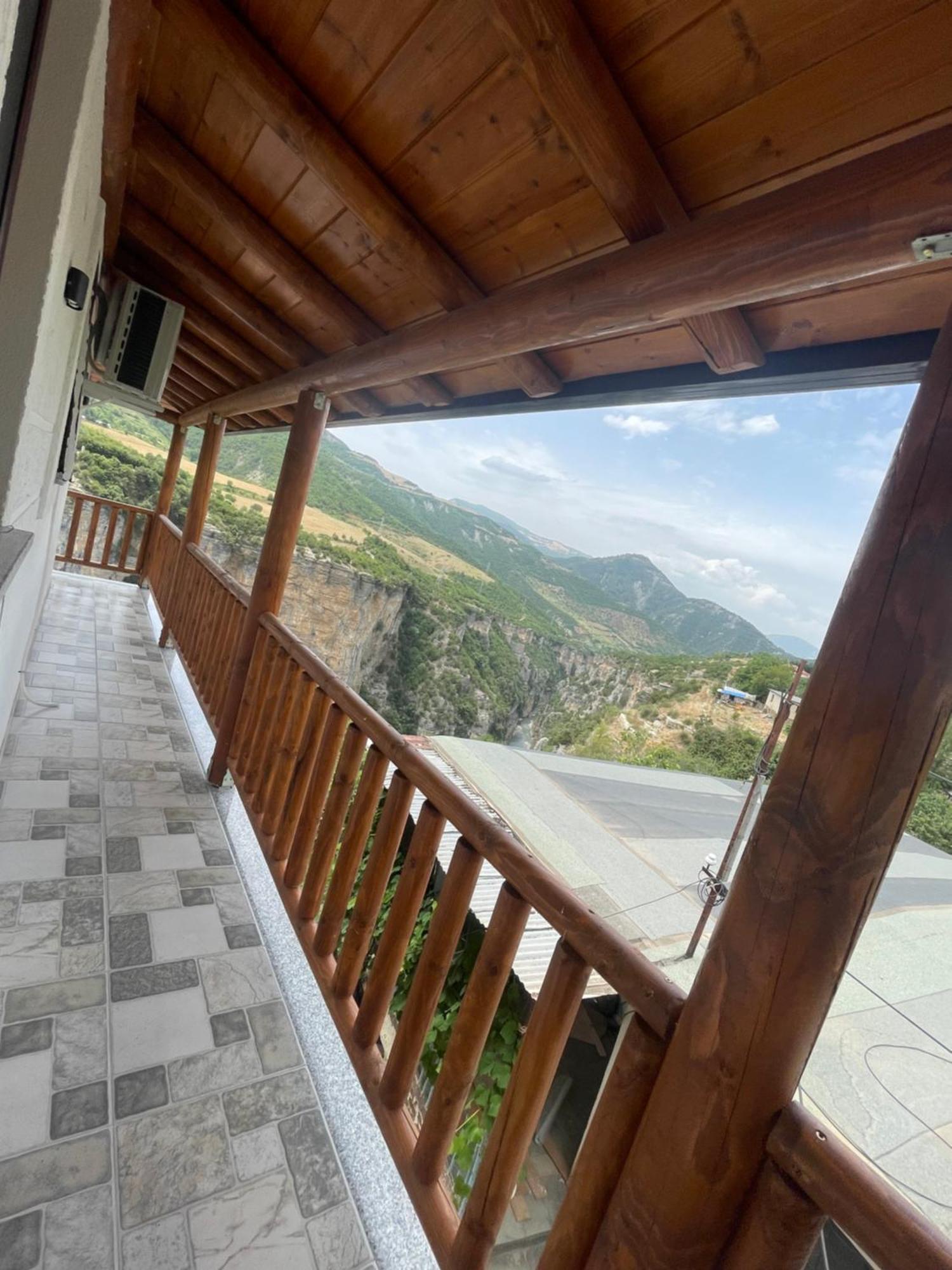 Guest House Bracaj Corovode ภายนอก รูปภาพ