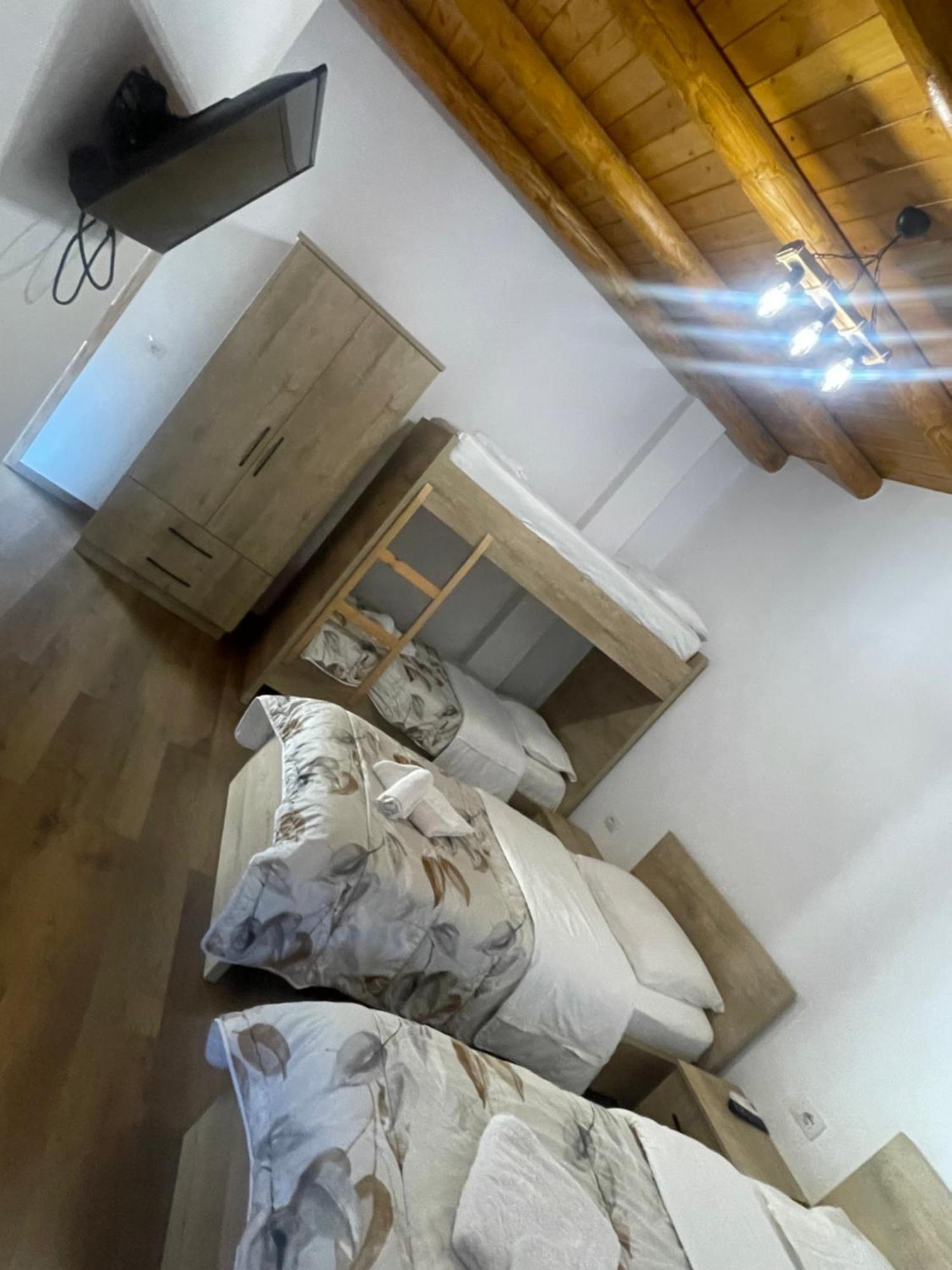 Guest House Bracaj Corovode ภายนอก รูปภาพ